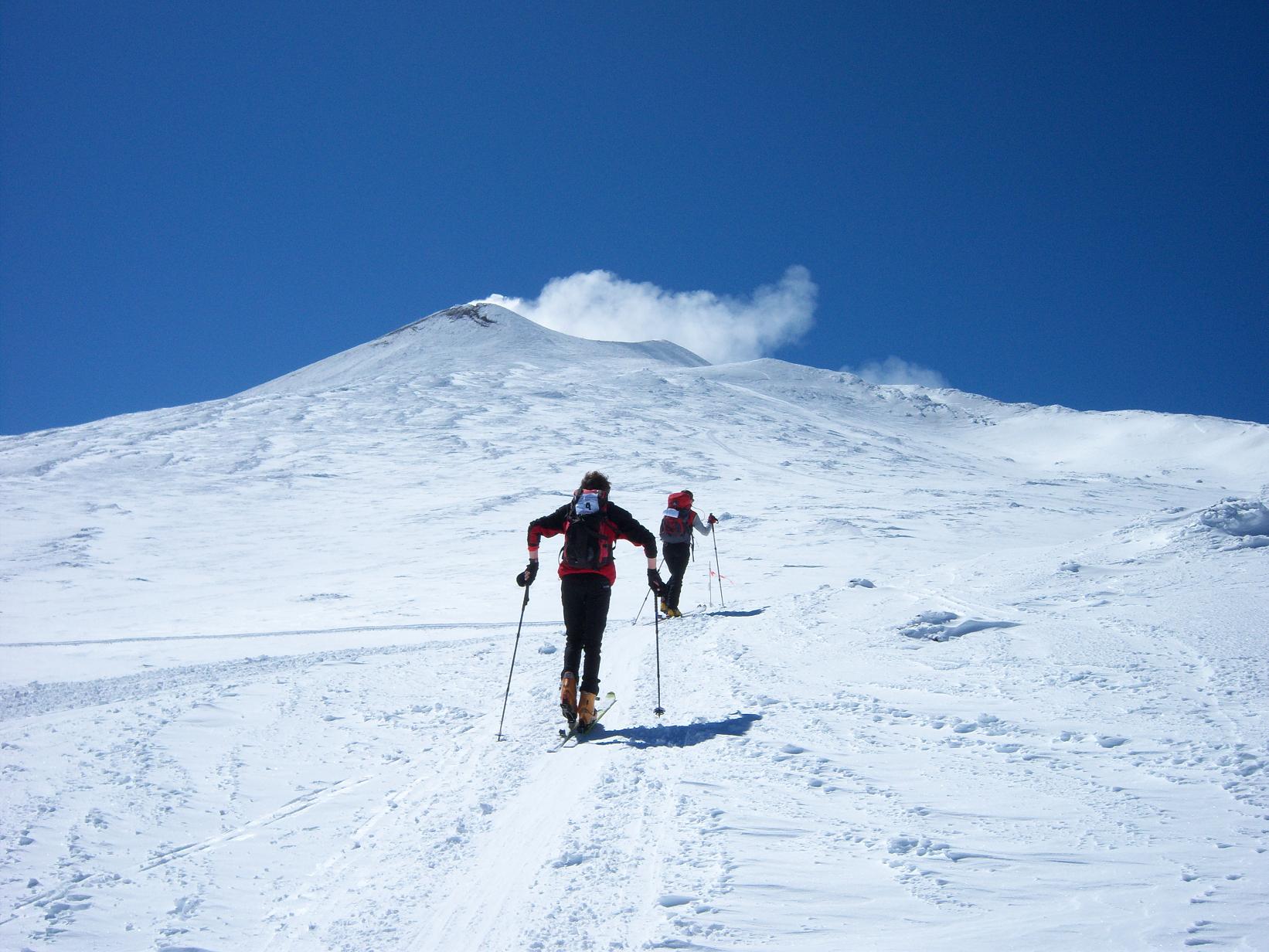 Salita all''Etna con gli sci